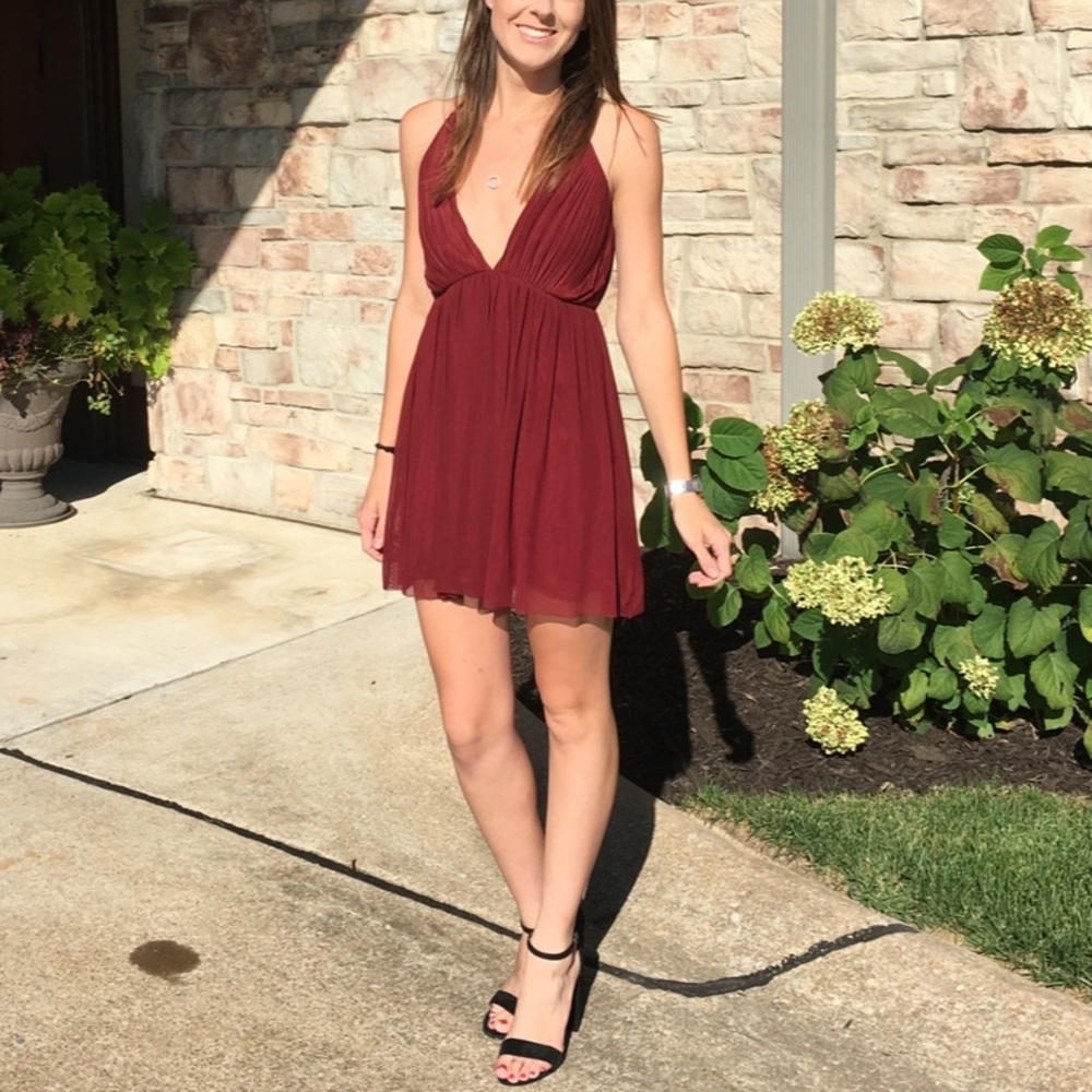 Tobi lace up back maroon dress